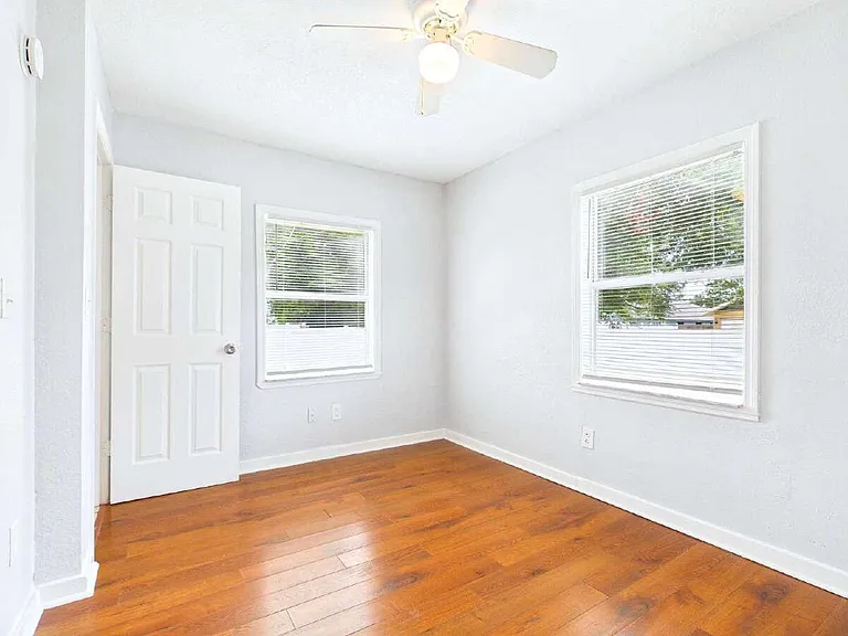 5001 Rena St — Photo 15