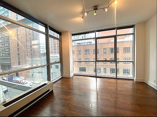 1st image of 2626 Jackson Ave APT 504