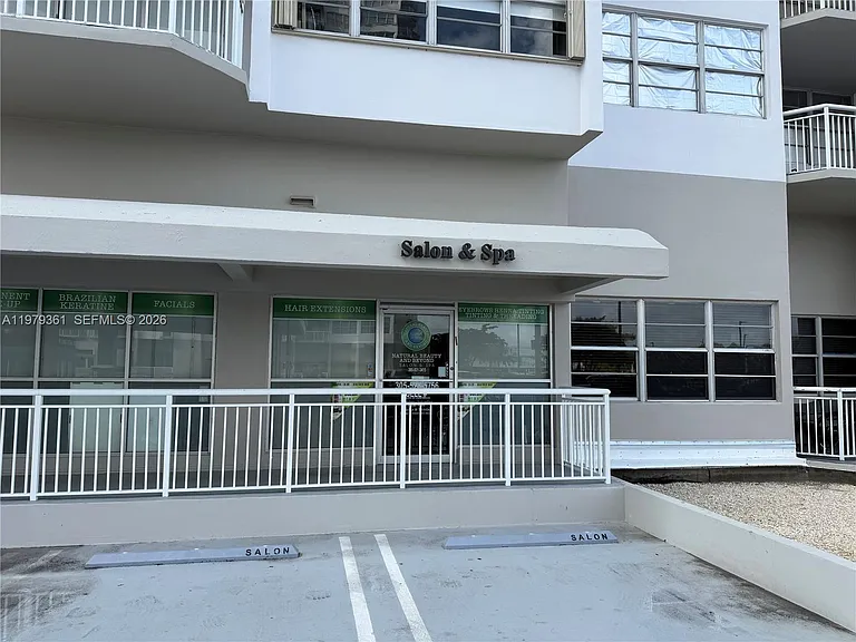 18031 Biscayne Blvd #904 — Photo 31