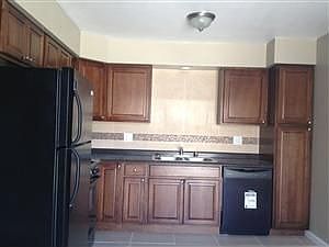 4th image of 2607 44th St APT 1