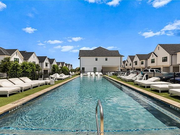 3rd image of 278 Estates Cir