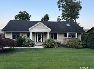34 Skyline Dr, Brookfield, CT 06804