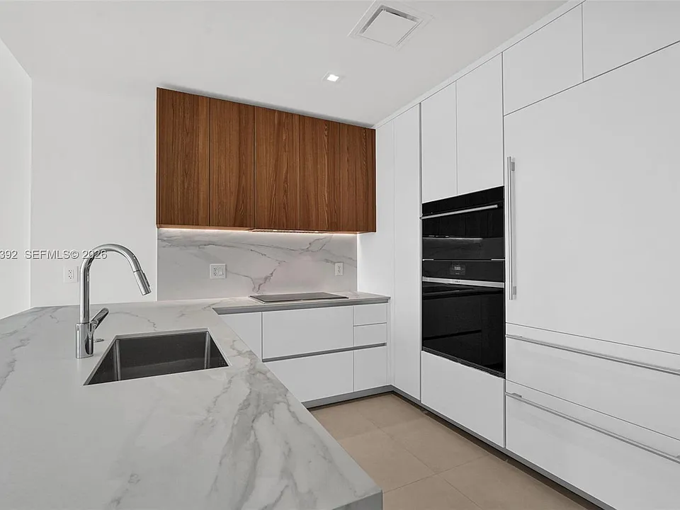 1400 Biscayne Blvd #3705