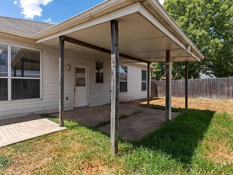 7814 Yaupon Ranch Ct — Photo 35