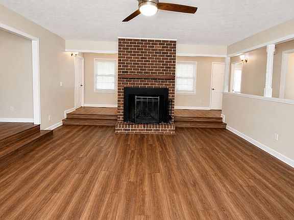 3rd image of 15 Clemson Rd.