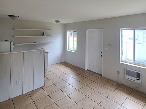 2nd image of 248 Flagler Dr APT 4