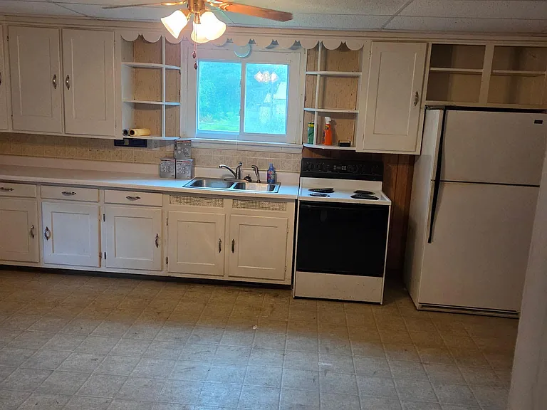 1023 Warren Rd #B — Photo 8