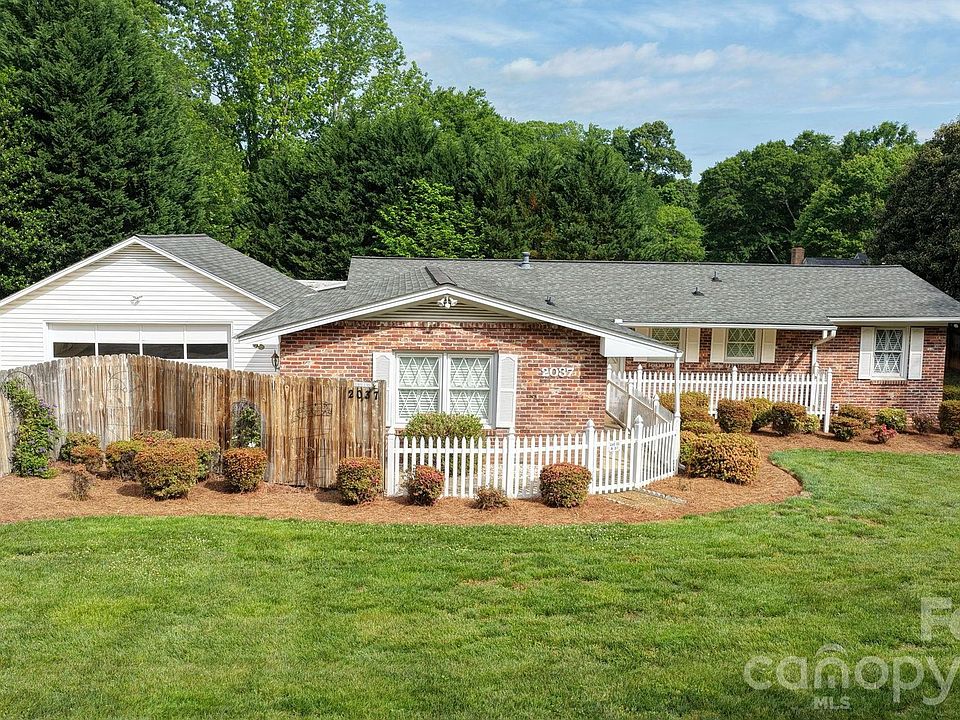 1st image of 2037 Helen Dr