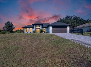 526 Wabasso Ave S, Lehigh Acres, FL 33974