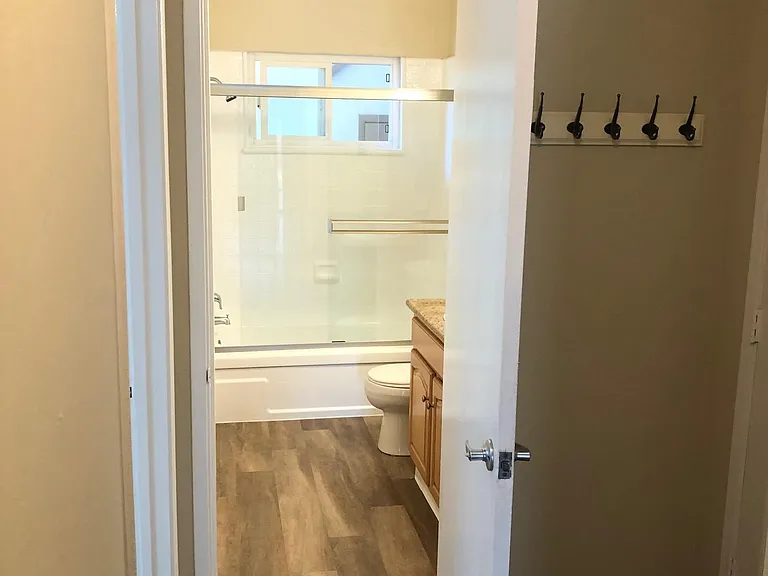 425 Encinal Ave — Photo 2