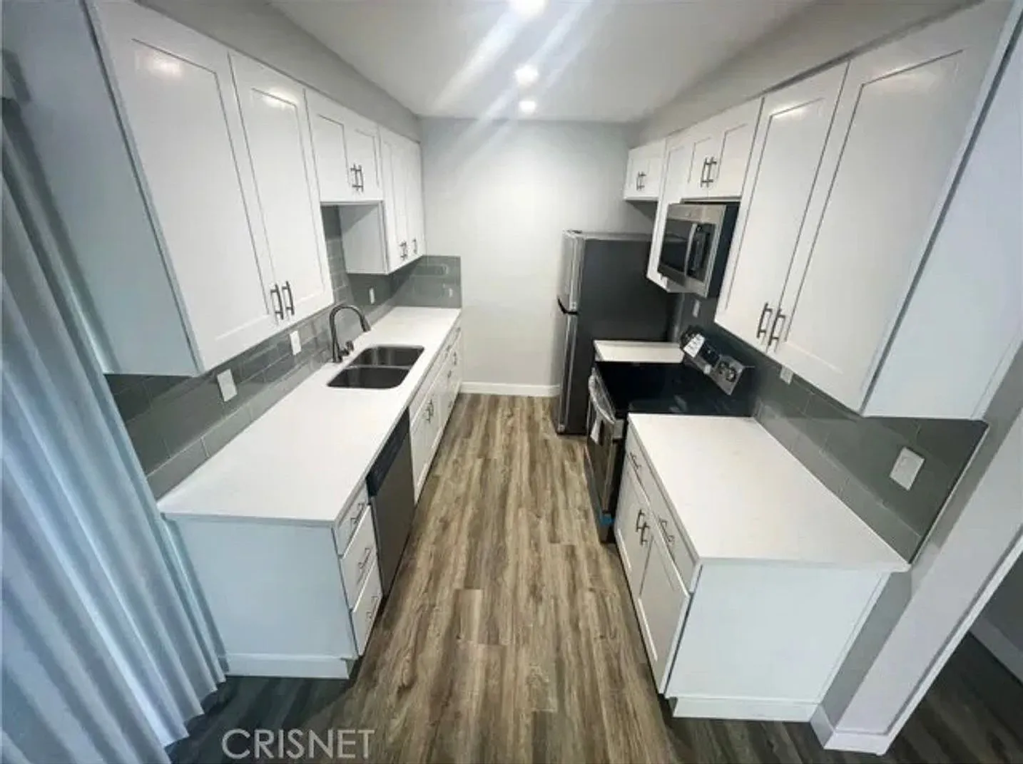 Peerless Apartments — Photo 1