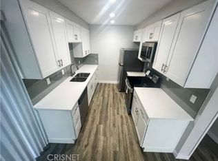 Peerless Apartments, Beverly Hills, CA 90211