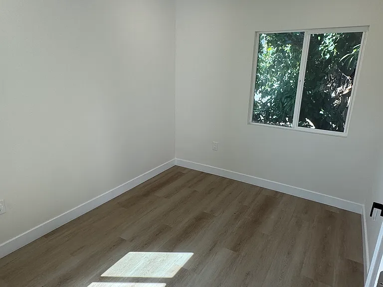 241 N Park View St #241 — Photo 5