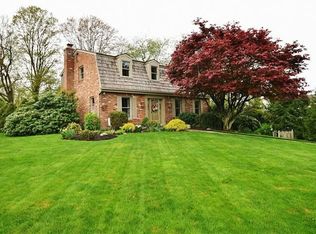 227 E Edgewood Dr, Canonsburg, PA