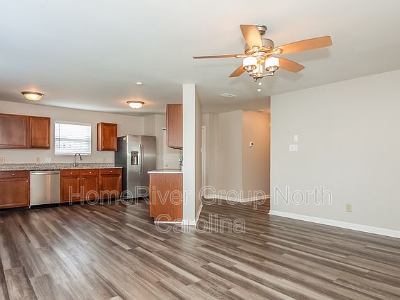 4th image of 4523 Stone Mountain Dr