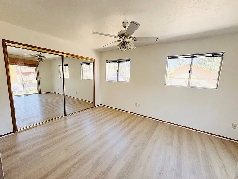 344 Downey Dr — Photo 19