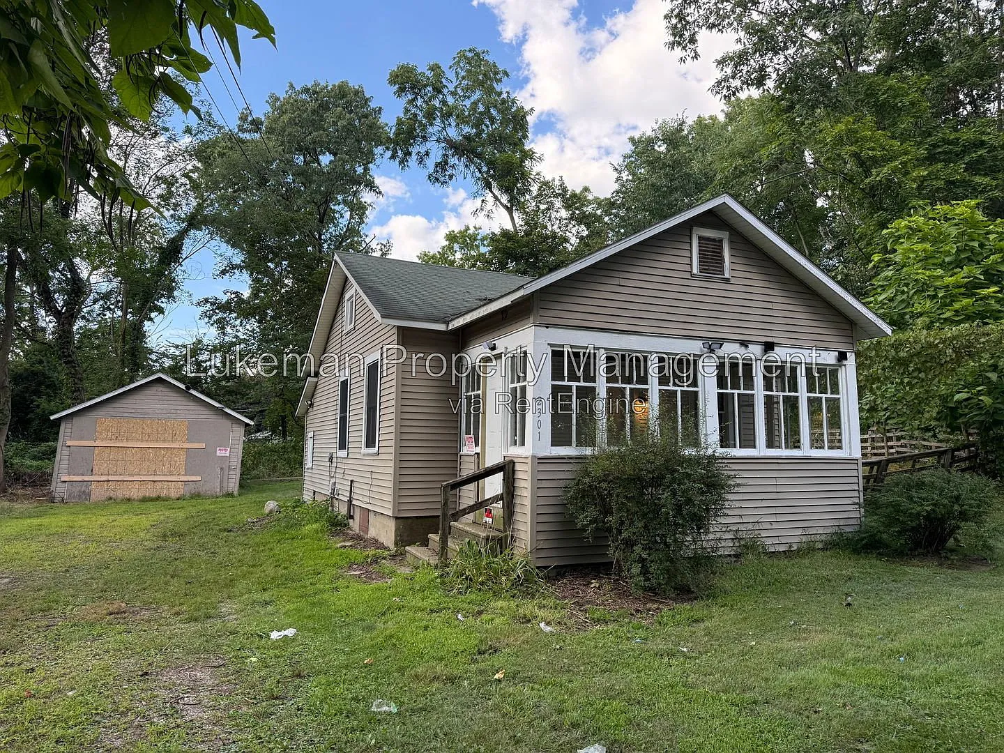 2 bed, 1.0 bath, 588 sqft, $1,000 — Photo 1