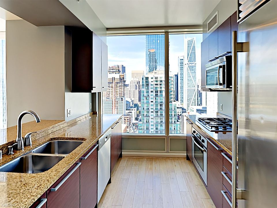 1st image of 425 1st St Unit 2206