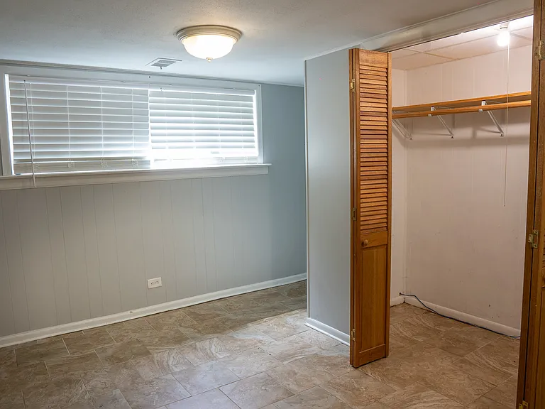 9733 Karlov Ave — Photo 27