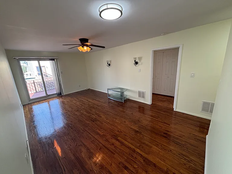 21 Evan Pl — Photo 4