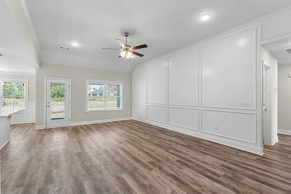 Latitude 32 — Photo 9