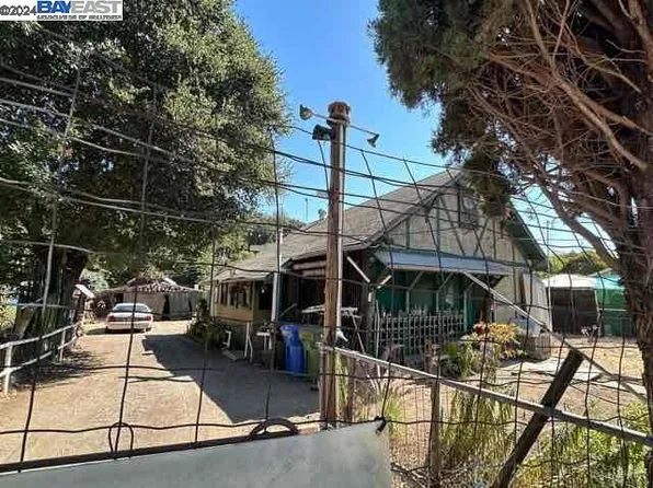 1341 Old Canyon Rd, Fremont, CA 94536