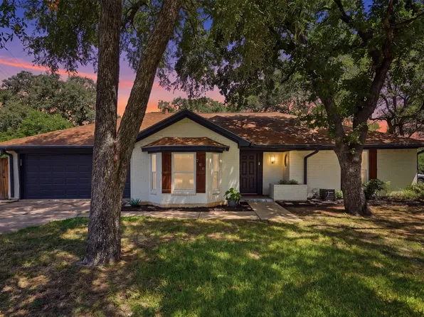 700 Highland Crest Dr, Hurst, TX 76054