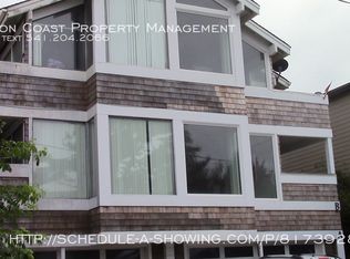 417 SW 6th St APT B, Newport, OR 97365