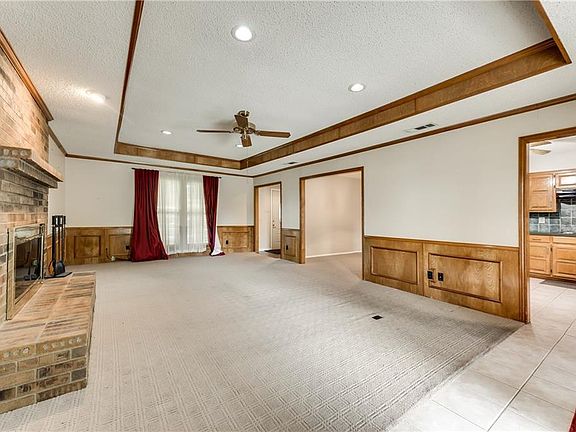 4th image of 2002 Birchwood Ln