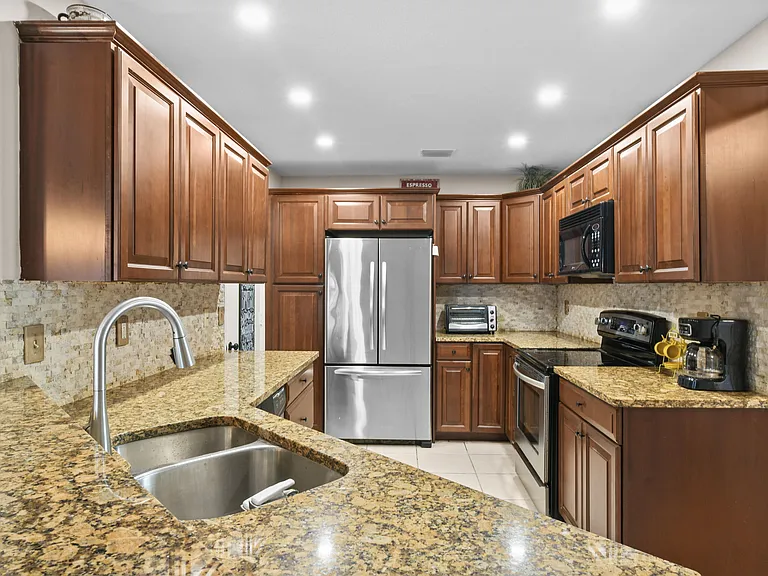 1003 Ocean Dunes Cir — Photo 15