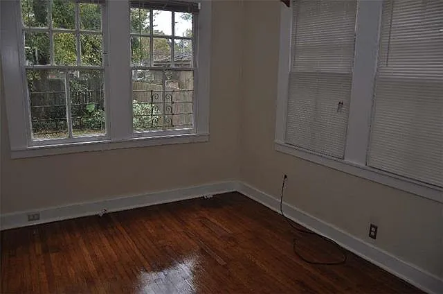 1627 S Carrollton Ave — Photo 12