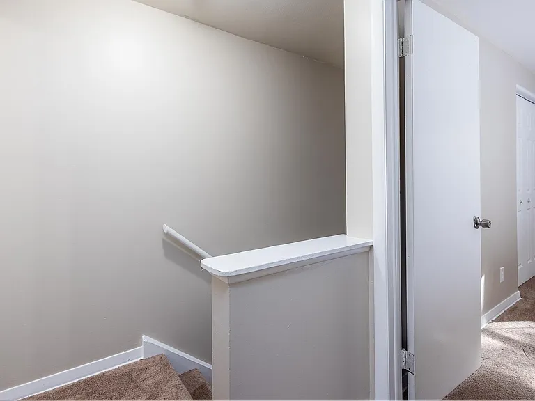 1 Gordon Pkwy — Photo 6