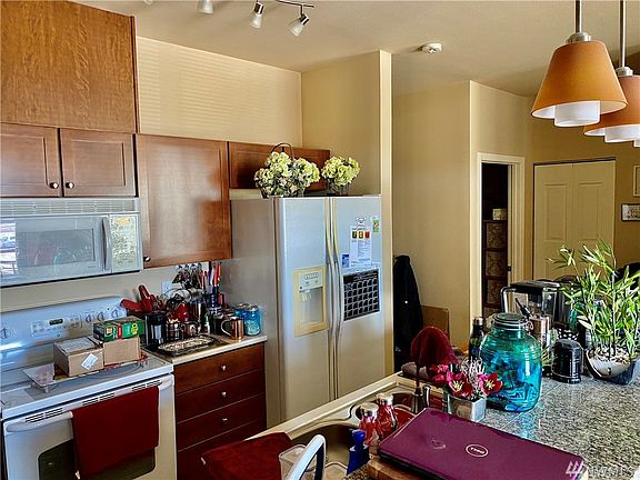 5th image of 7104 265th St NW APT 317