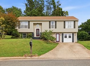 209 Greenwood Rd, Staunton, VA 24401