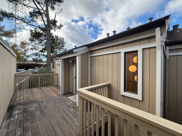 12 Dickens Ct