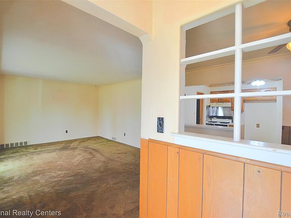 3rd image of 175 John Daly St