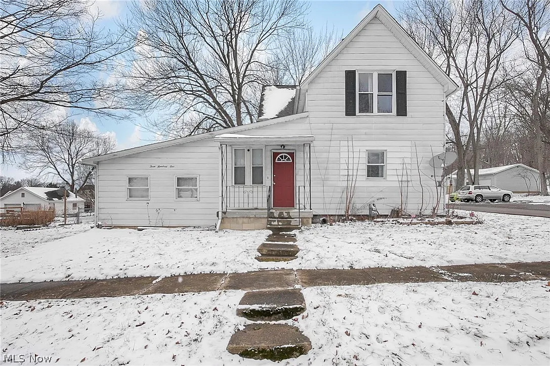 301 Locust St photo 1