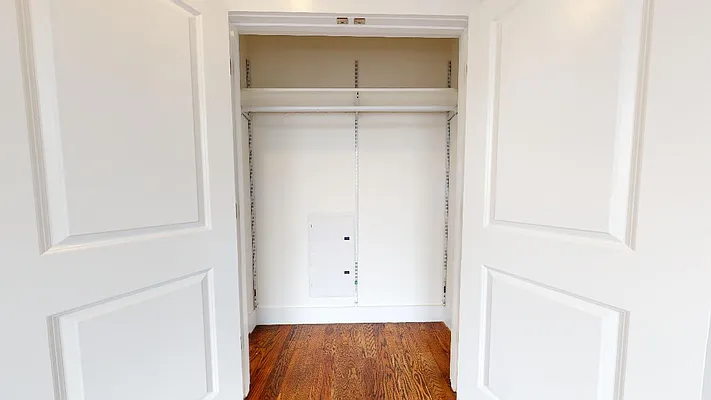 Rented by Metro Garden Realty NYC | media 40