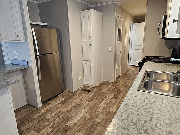 2nd image of 49 Birch Ct #49