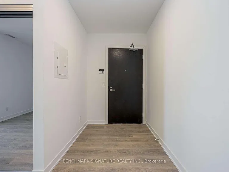 501 Yonge St #1201 — Photo 9