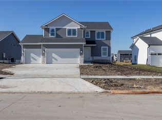 612 NE Deerfield Dr, Ankeny, IA 50021
