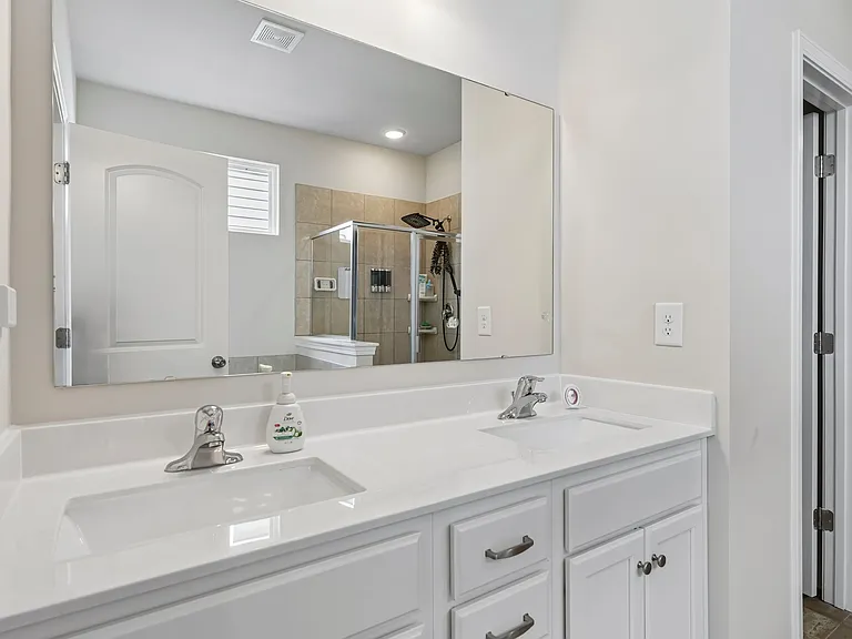 8007 Foxcroft Dr — Photo 15