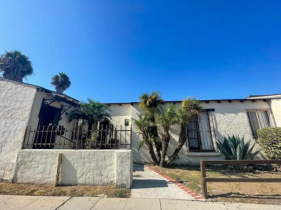 1001-1007 Banning Blvd