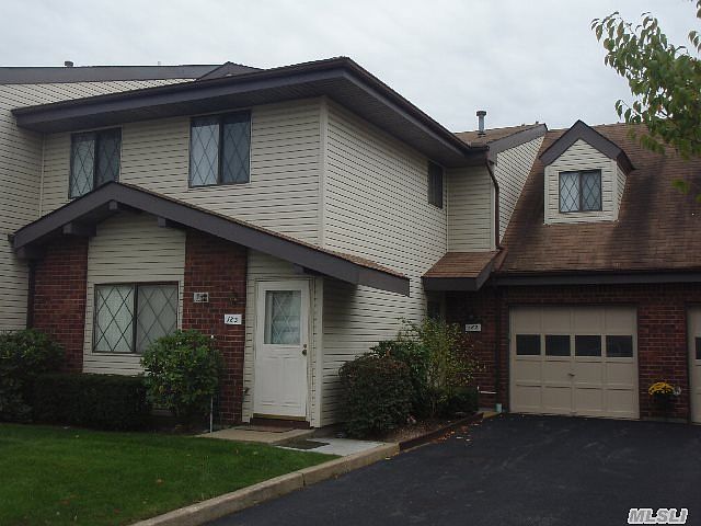 1st image of 182 Cambridge Dr E