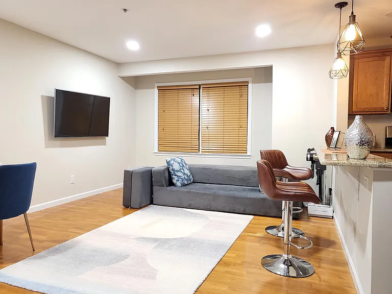 45 W Palisades Blvd #4 — Photo 3