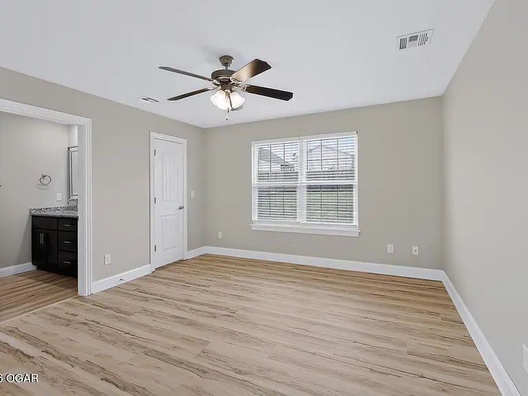 2410 S Jackson Ave — Photo 7