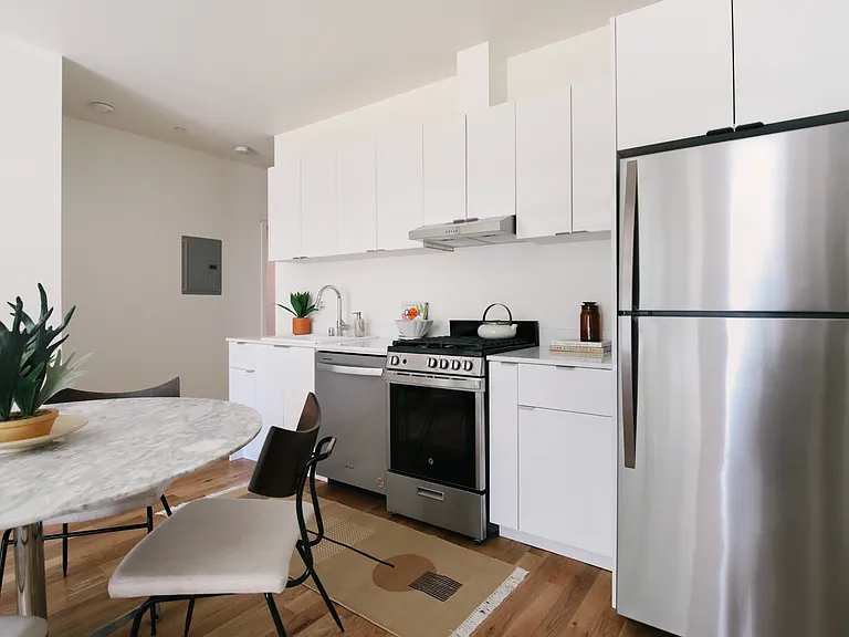 1033 N Coronado St #2 — Photo 4