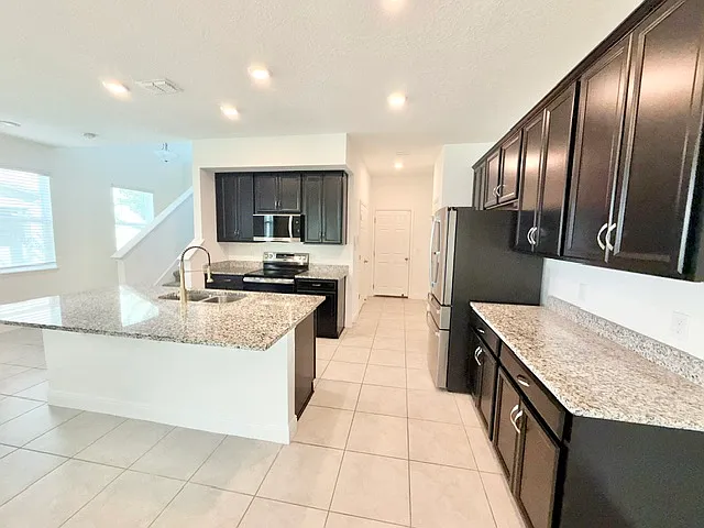 2337 Shadowland Loop — Photo 4