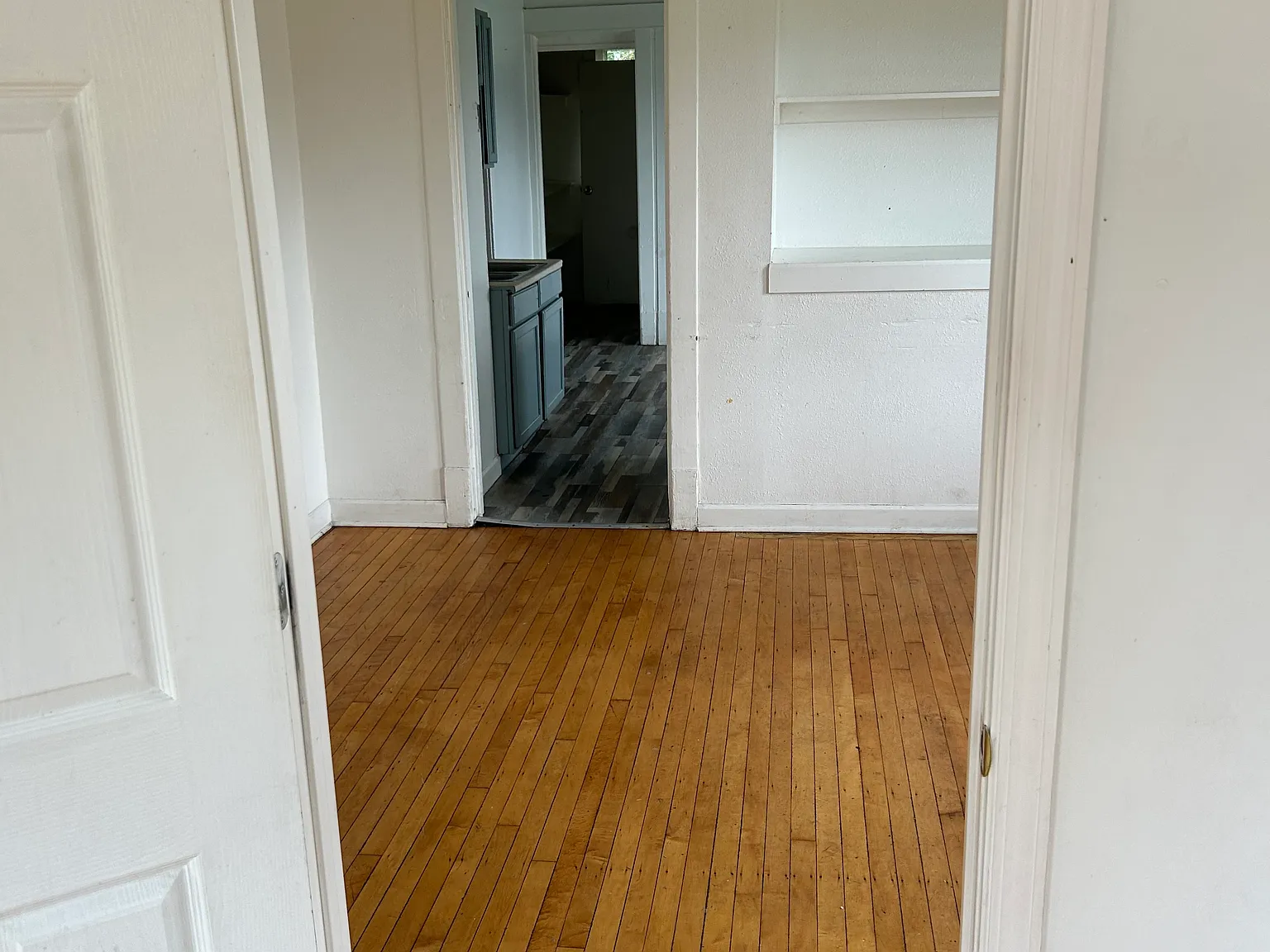 3 bed, $975 — Photo 2