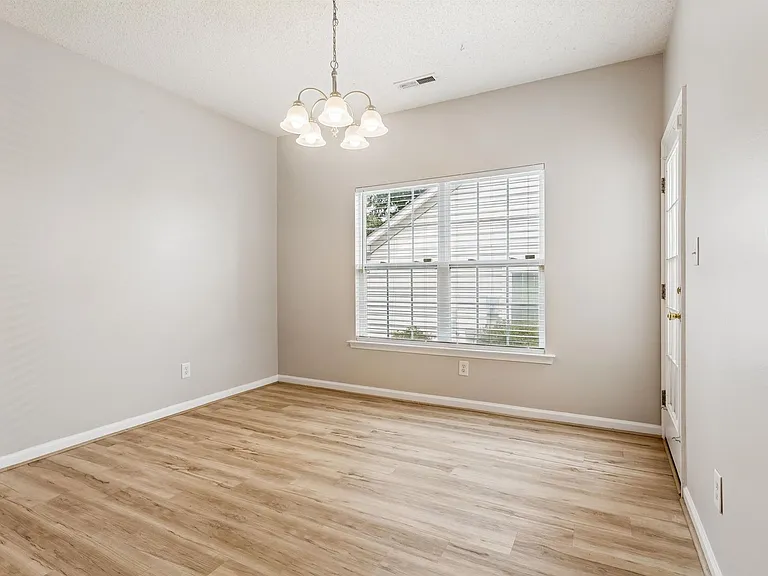 108 Nathan Pl — Photo 6